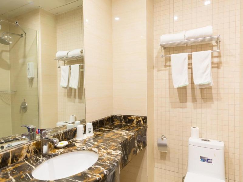Greentree Inn Jiangsu Suzhou Kunshan High Speed Rail Station Hengshan Road Express Hotel Esterno foto